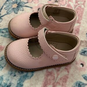 Elephantito Pink Scalloped Mary Jane Toddler Shoes 6.5
